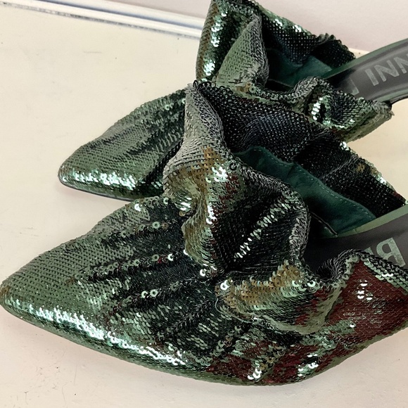 Gianni Bini Rossallio Dark Green Ruffle Sequin Mule Slip On Shoes sz 8 - Picture 8 of 15